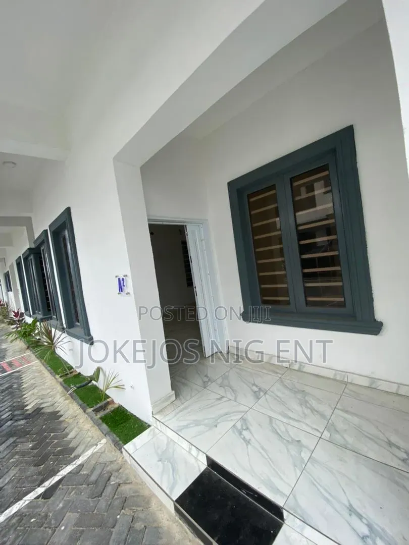 3bdrm Townhouse/Terrace in Lekki Scheme 2 for sale