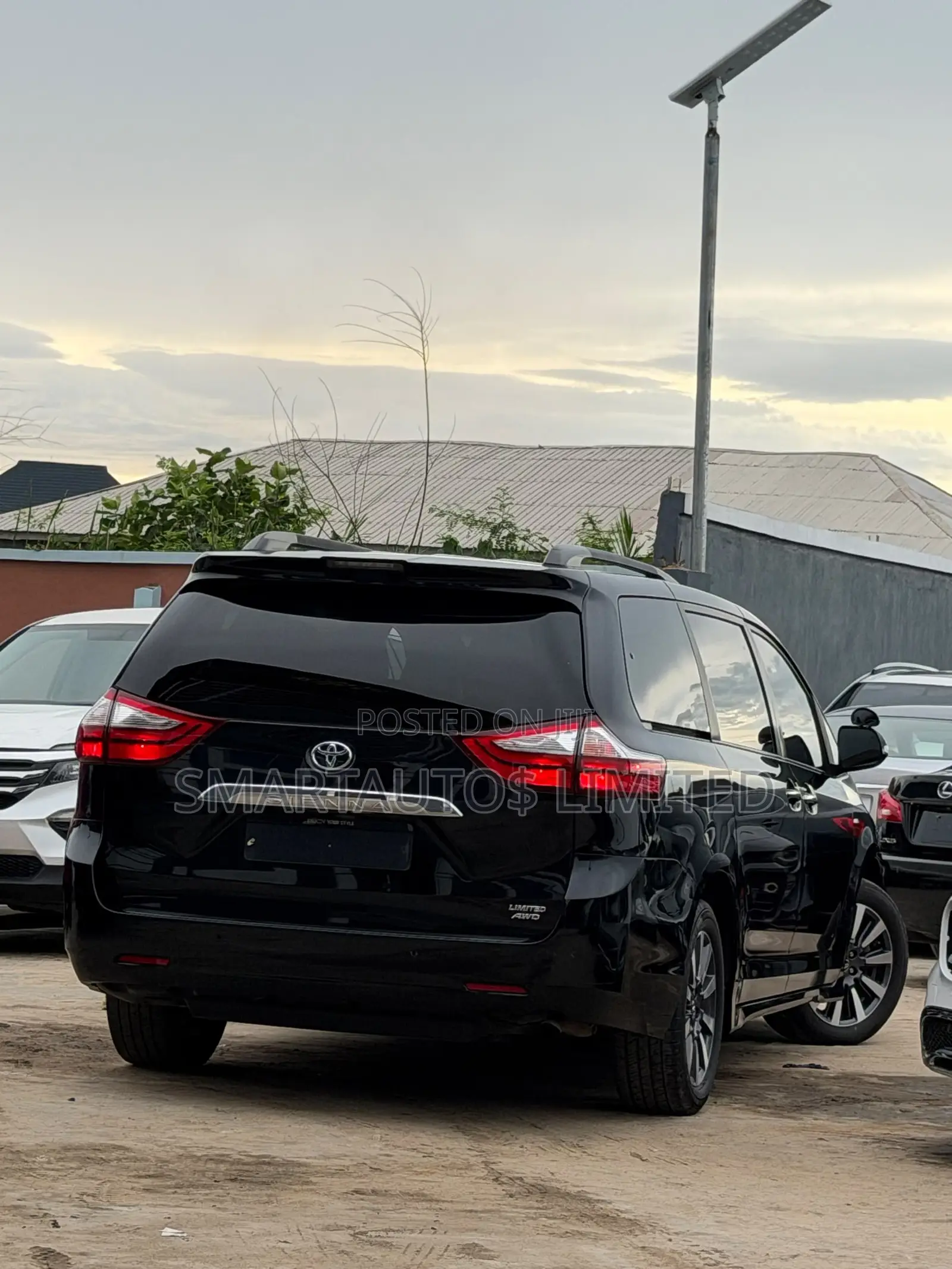 Toyota Sienna Limited Premium AWD (3.5L 6cyl 8A) 2018 Black