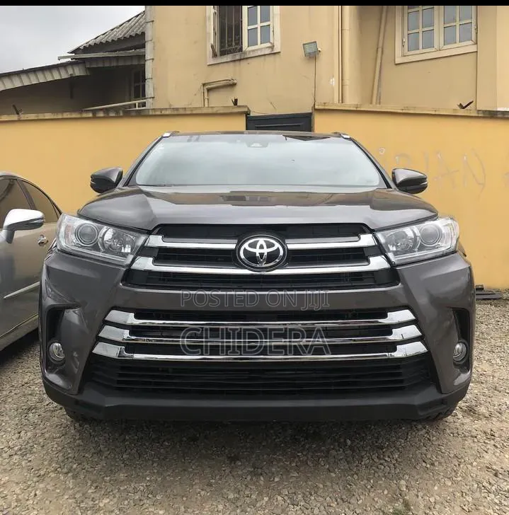 Toyota Highlander 2018 Complete Bumper Set for Sale
