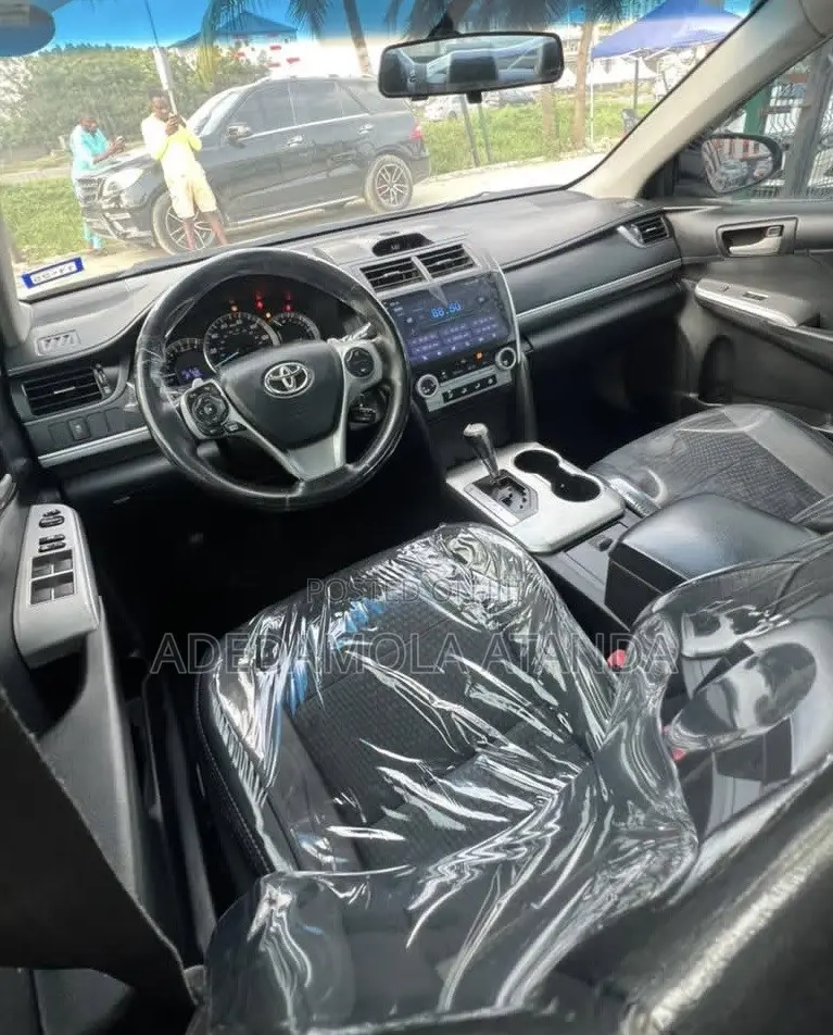 Toyota Camry SE 4dr Sedan (2.5L 4cyl 6A) 2013 Gray