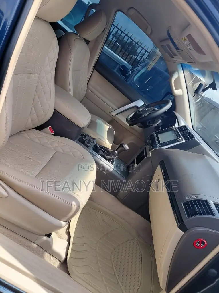 Toyota Land Cruiser Prado 2019 Blue