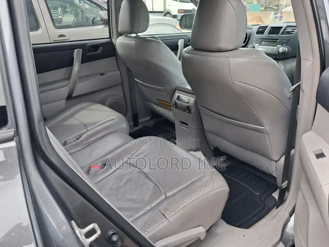 Toyota Highlander 2010 Gray