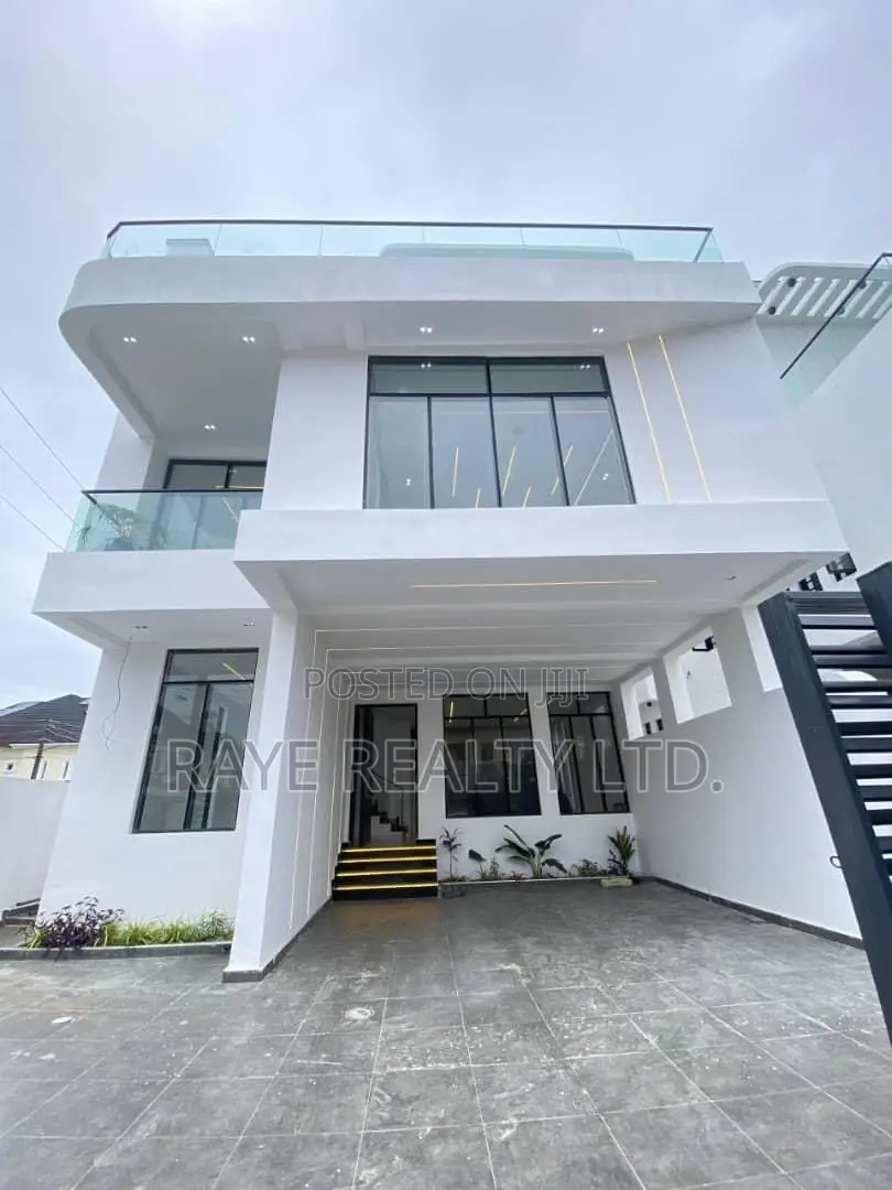 5bdrm Duplex in Chevron for sale