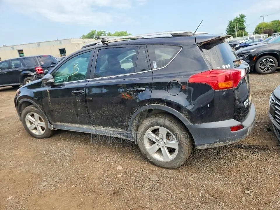 Toyota RAV4 XLE 4dr SUV AWD (2.5L 4cyl 6A) 2014 Black