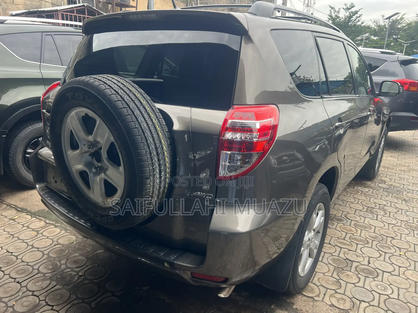 Toyota RAV4 2012 Gold