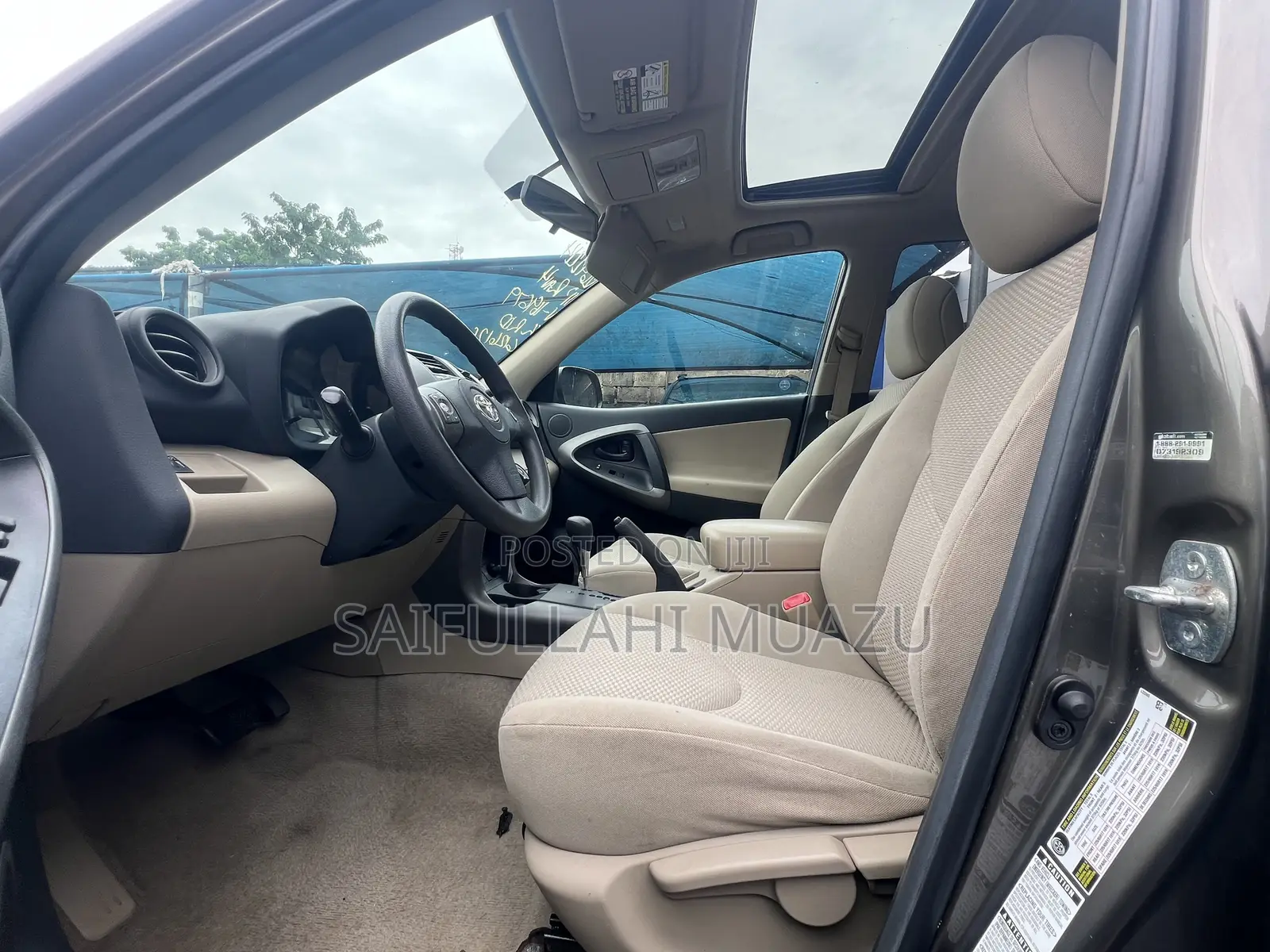 Toyota RAV4 2012 Gold