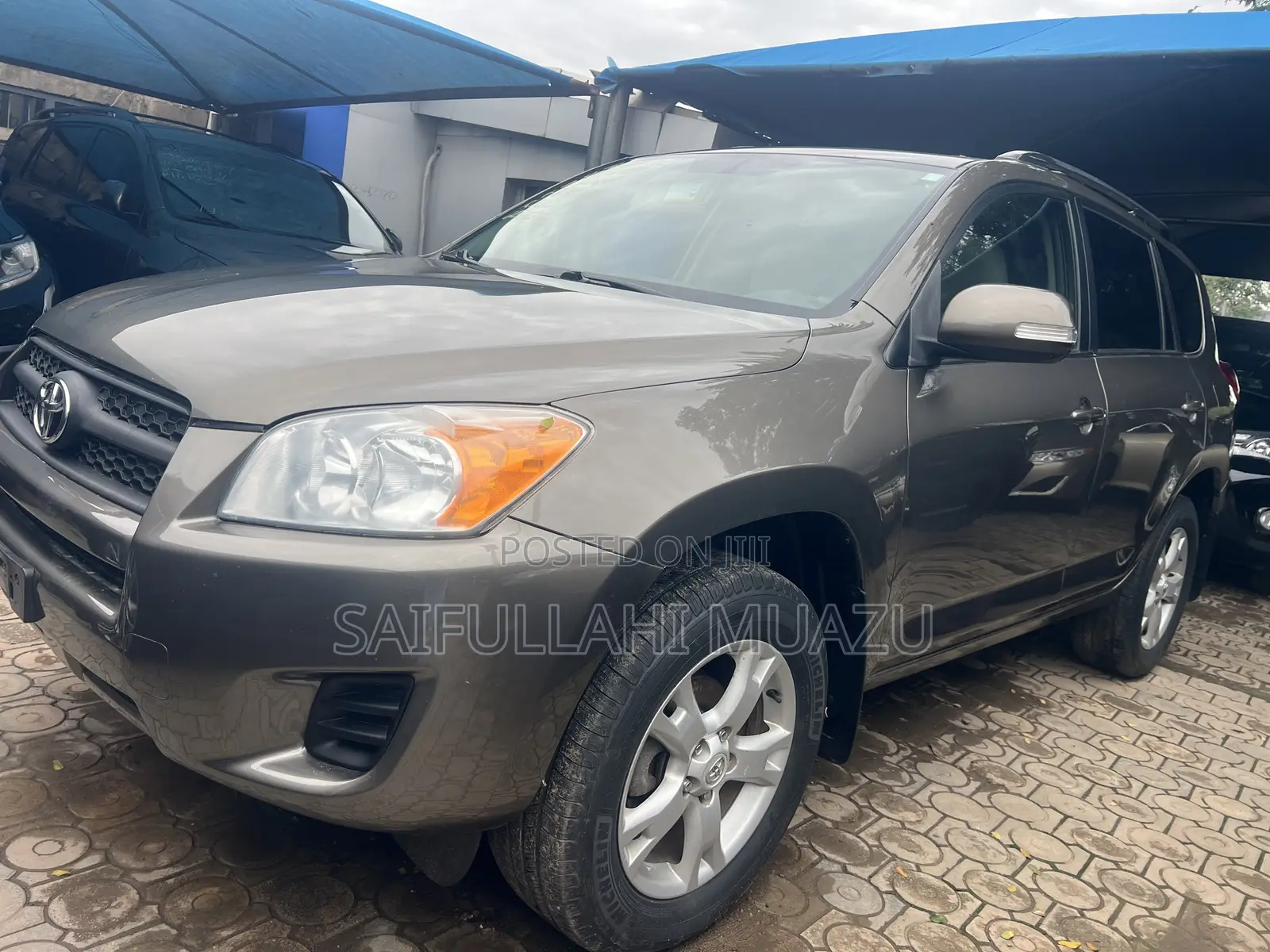 Toyota RAV4 2012 Gold