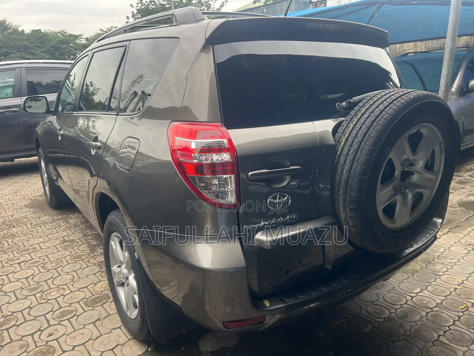 Toyota RAV4 2012 Gold