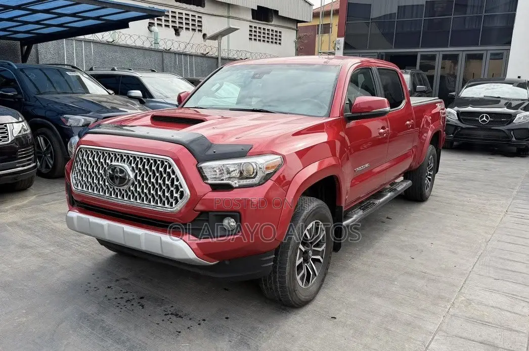 Toyota Tacoma Limited 2022 Red