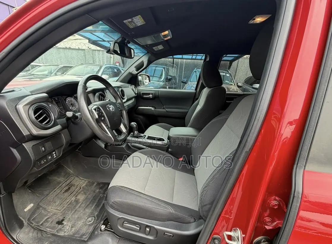 Toyota Tacoma Limited 2022 Red