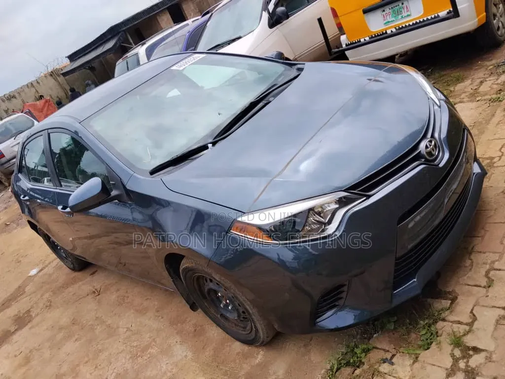 Toyota Corolla LE Plus 4dr Sedan (1.8L 4cyl CVT) 2015 Blue
