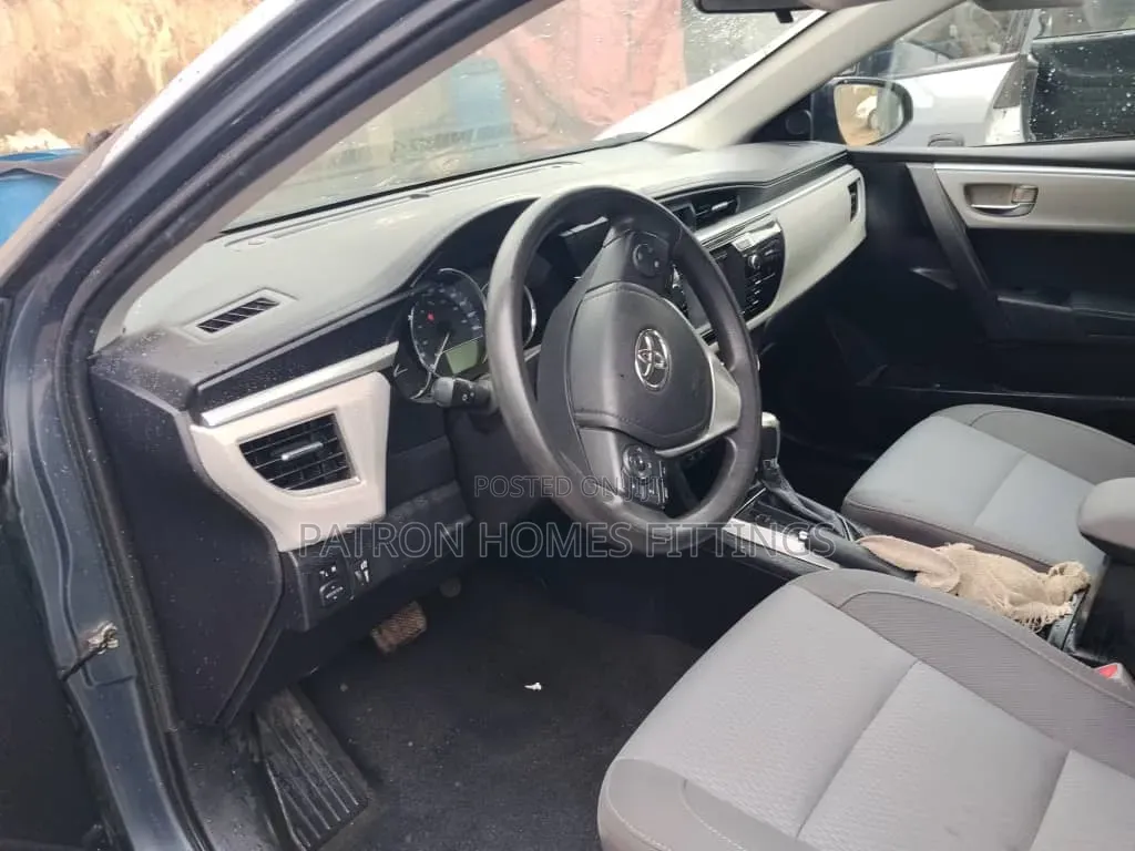 Toyota Corolla LE Plus 4dr Sedan (1.8L 4cyl CVT) 2015 Blue