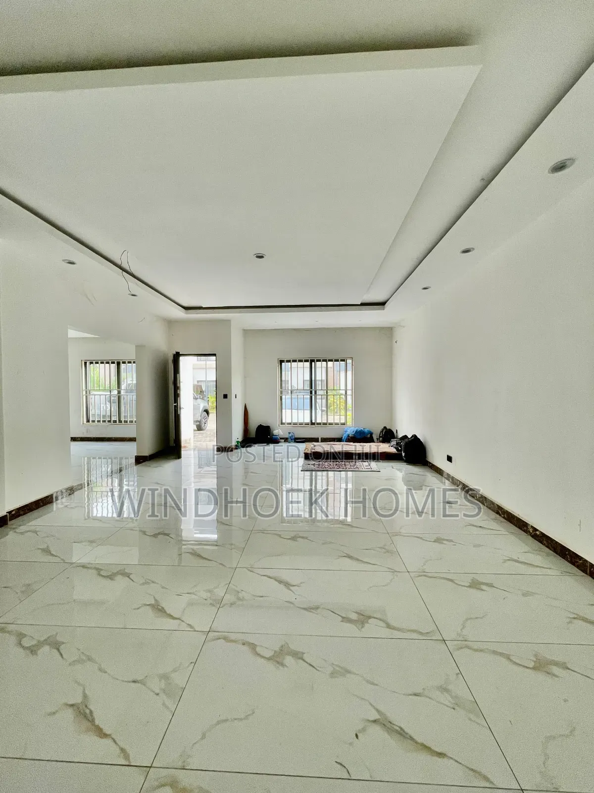 5bdrm Duplex in Jahi for sale