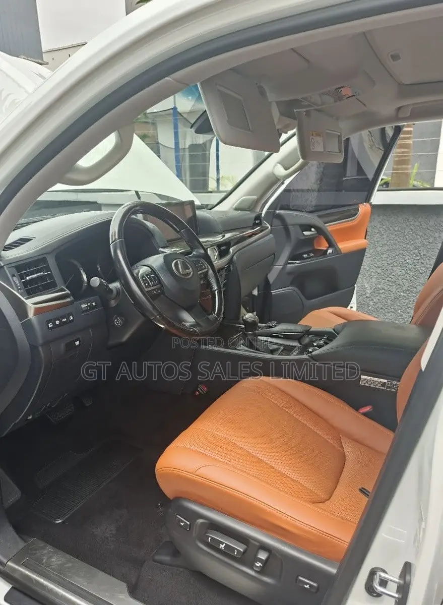 Lexus LX 570 AWD 2020 White