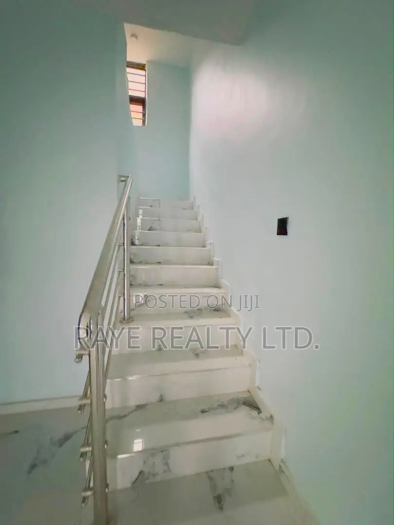 5bdrm Duplex in Magodo for sale