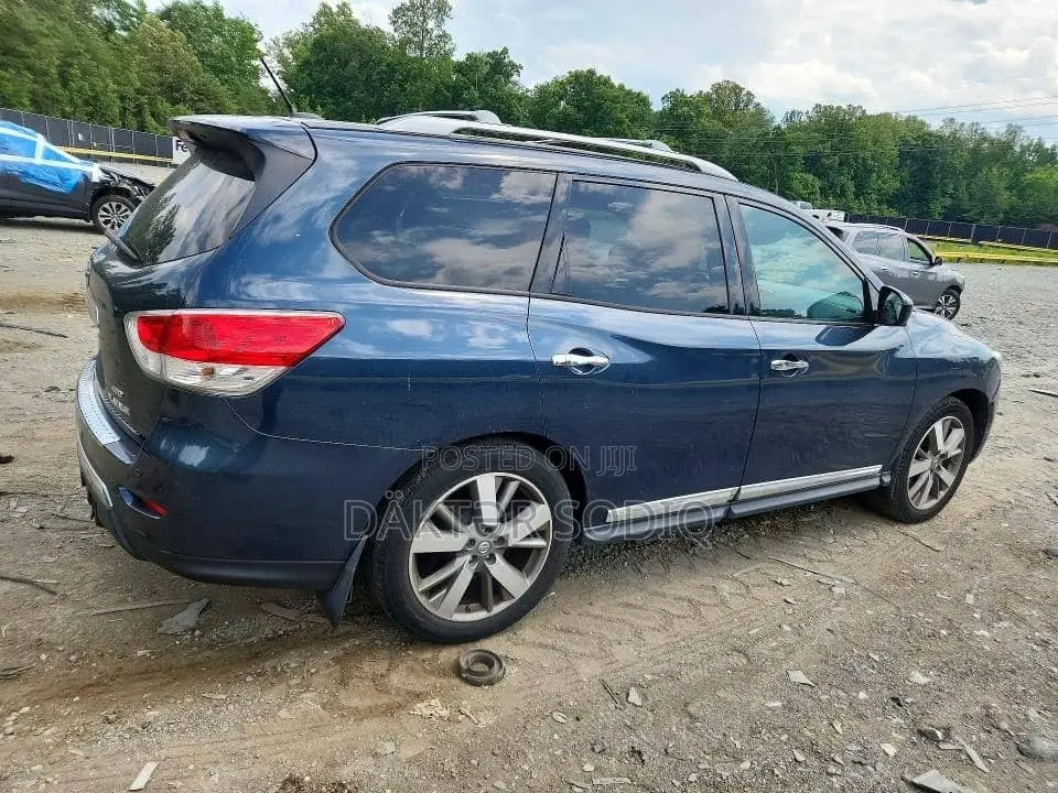 Nissan Pathfinder 2014 Blue