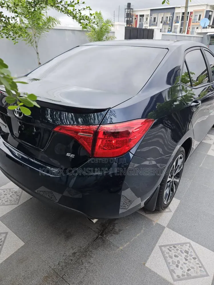 Toyota Corolla SE Special Edition 4dr Sedan (1.8L 4cyl CVT) 2017 Black