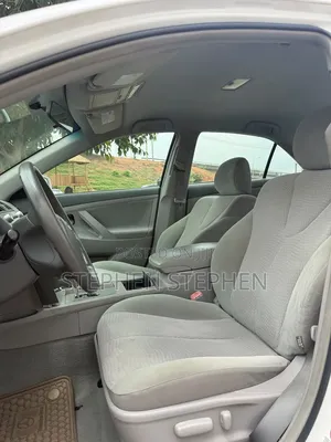 Toyota Camry LE 4dr Sedan (2.5L 4cyl 6A) 2011 White