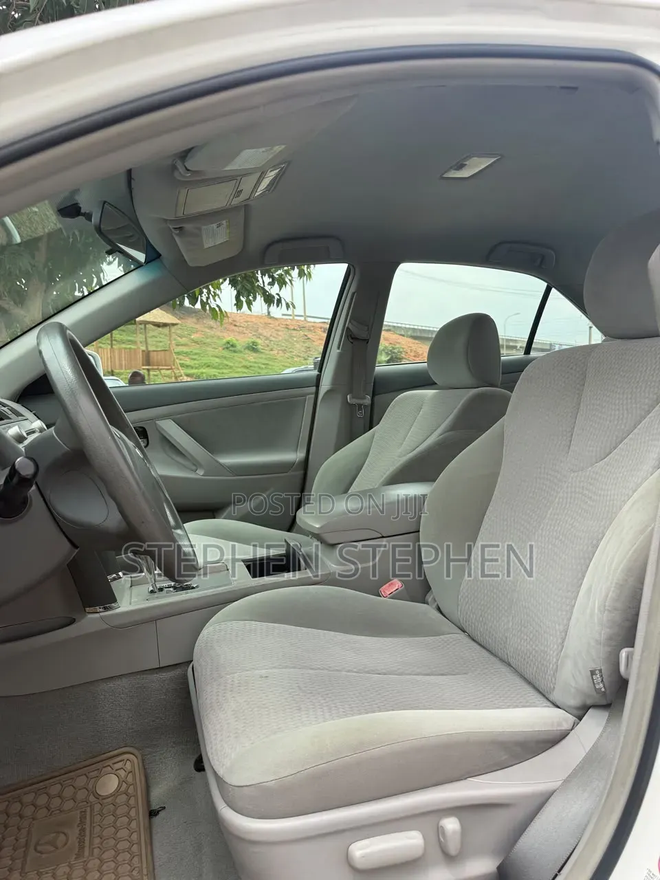 Toyota Camry LE 4dr Sedan (2.5L 4cyl 6A) 2011 White