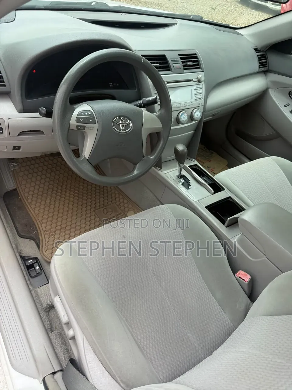 Toyota Camry LE 4dr Sedan (2.5L 4cyl 6A) 2011 White