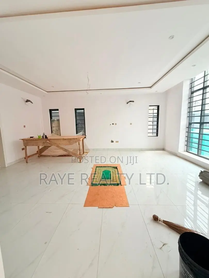 5bdrm Duplex in Magodo for sale