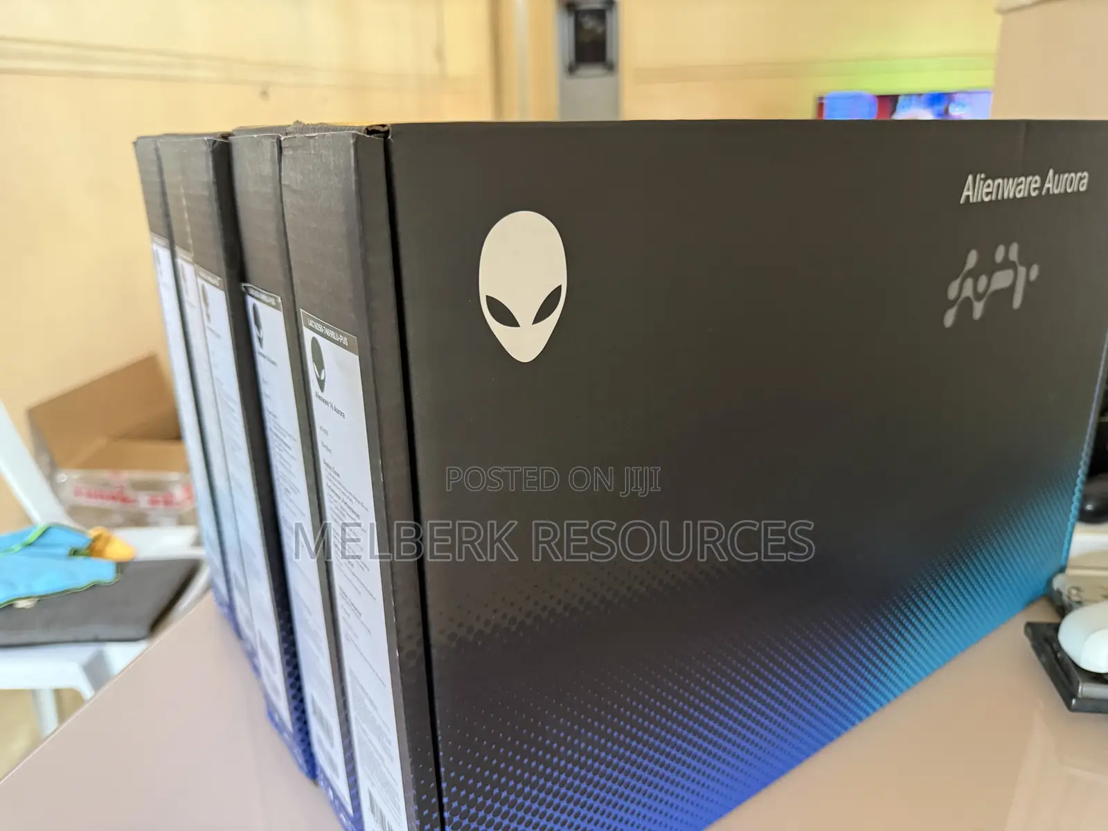 New Laptop Dell Alienware Aurora 16 16GB Intel Core 7 SSD 1T