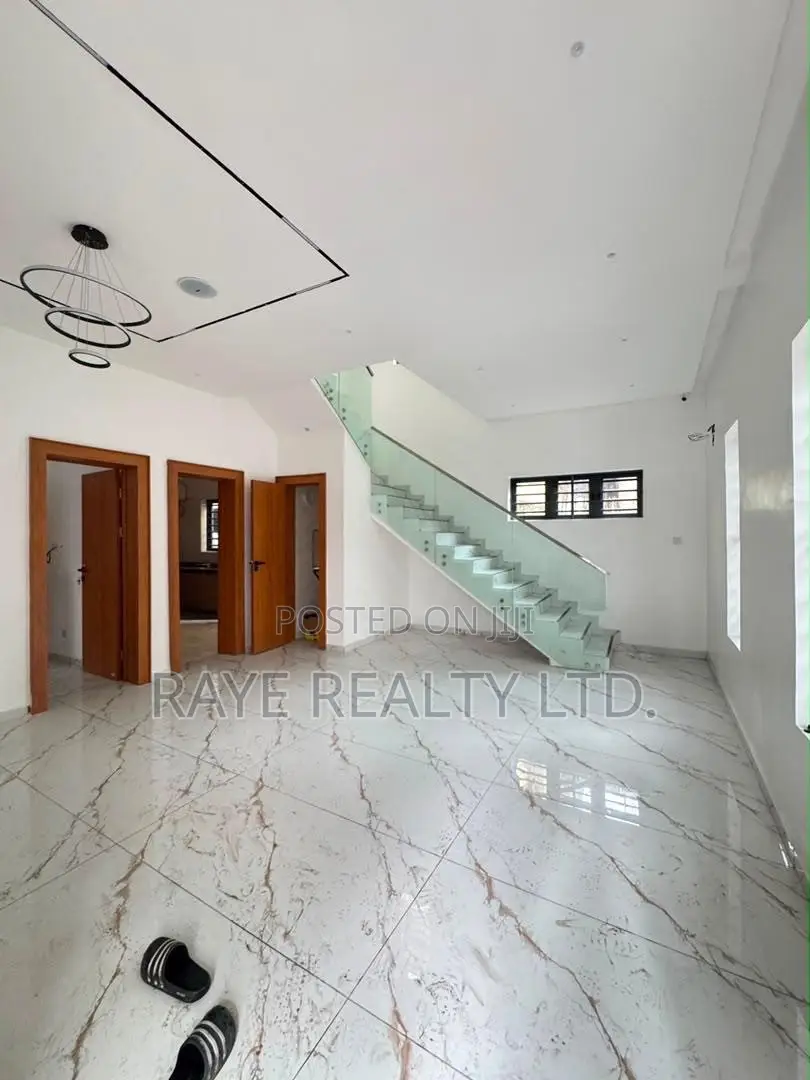 4bdrm Duplex in Surulere for sale