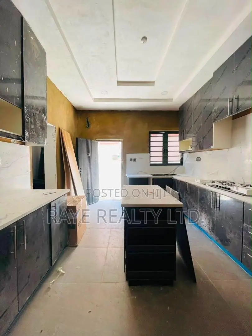 6bdrm Duplex in Magodo for sale