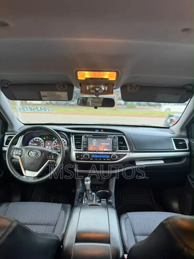 Toyota Highlander LE V6 4x4 (3.5L 6cyl 6A) 2016 Black