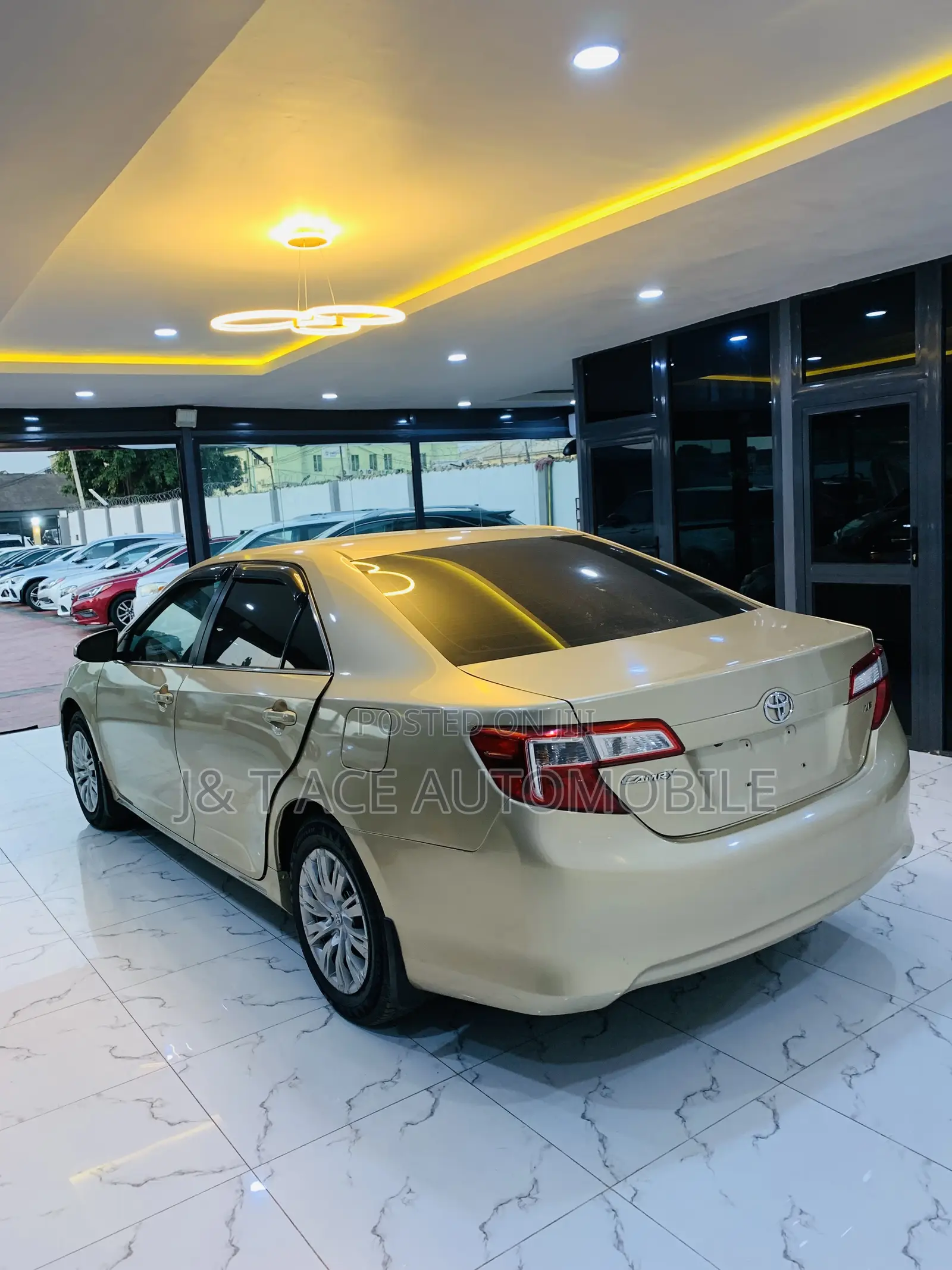Toyota Camry 2014 Gold