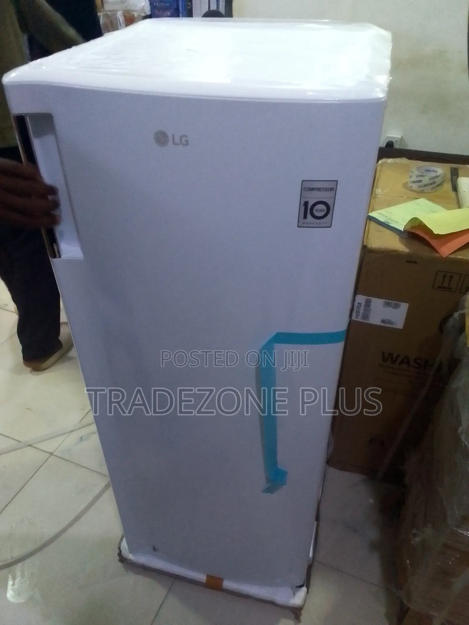 Spacious LG 168L Freezer – Perfect for Food Storage
