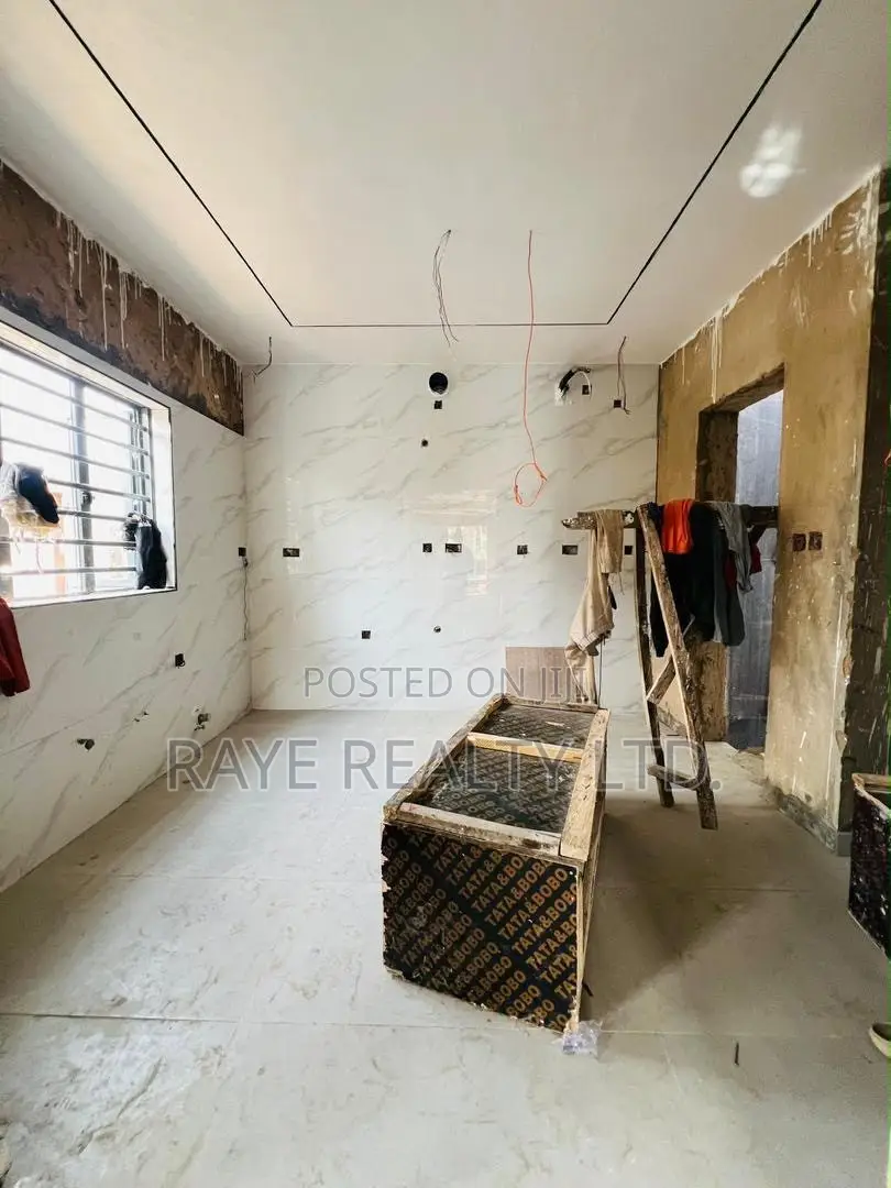 4bdrm Duplex in Adeniyi Jones for sale