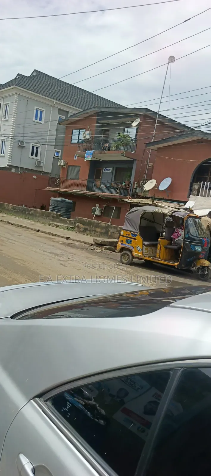 3bdrm Block of Flats in Ikorodu Road / Shomolu for sale