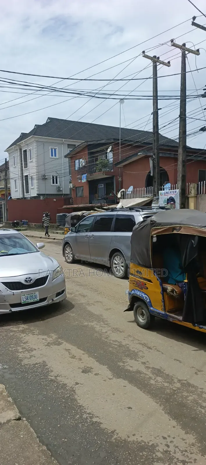 3bdrm Block of Flats in Ikorodu Road / Shomolu for sale