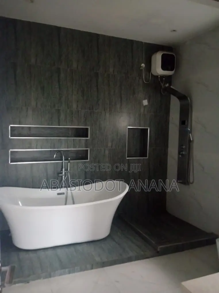 4bdrm Duplex in Ewethousing Estate, Uyo for rent