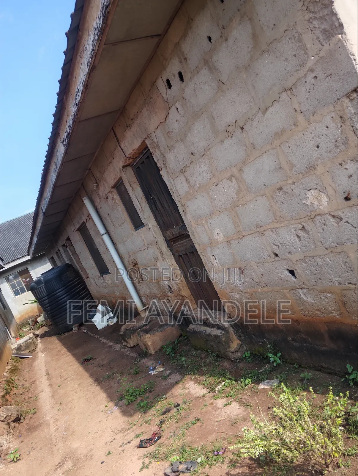 4bdrm Bungalow in Ire Estate, Igbogbo for sale