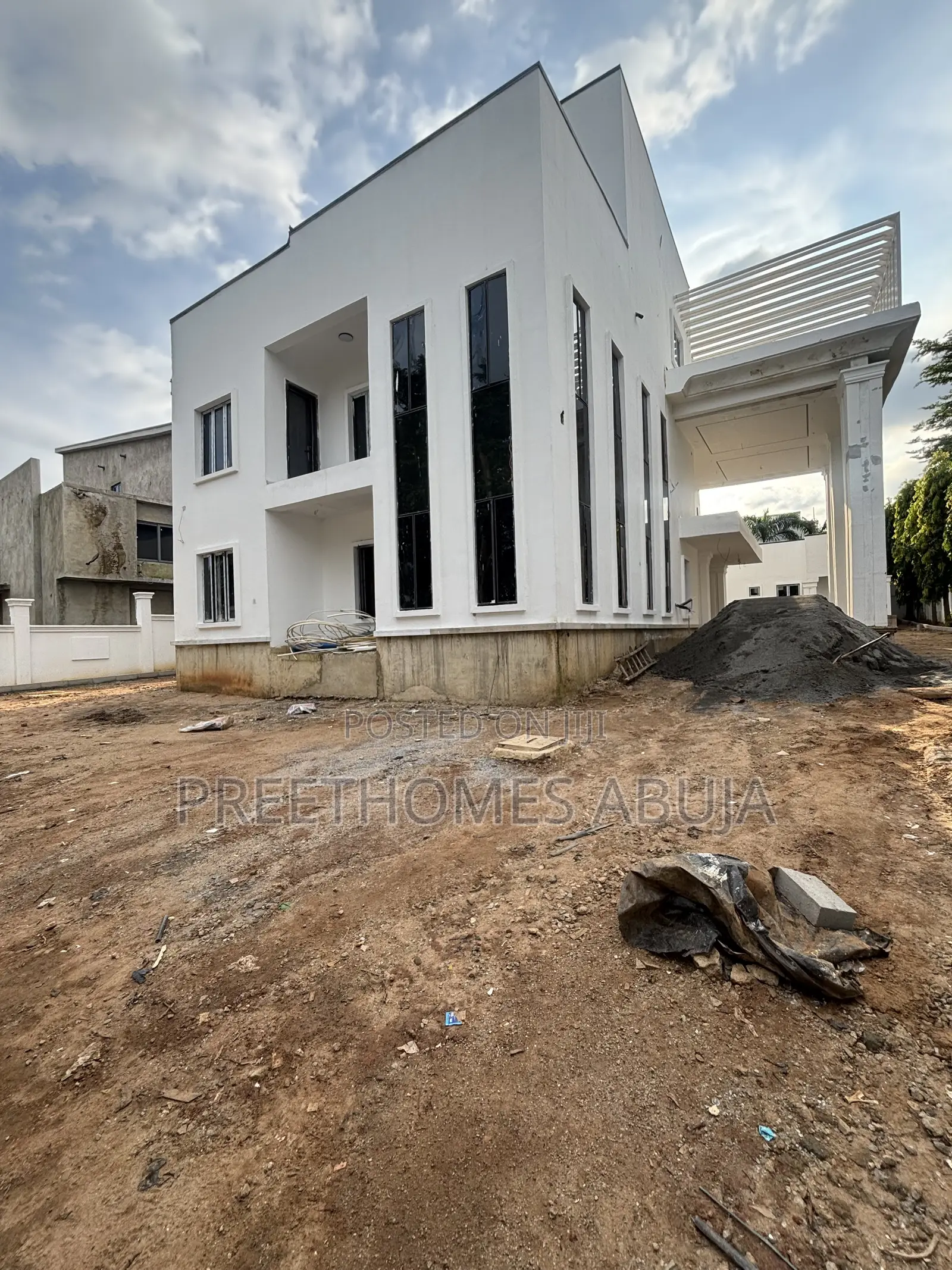 7bdrm Mansion in Maitama Fct for sale