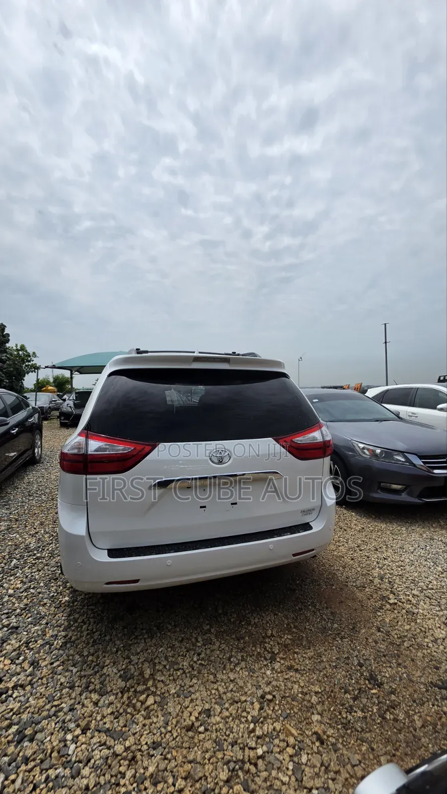 Toyota Sienna Limited Premium 7 Passenger (3.5L 6cyl 8A) 2016 White