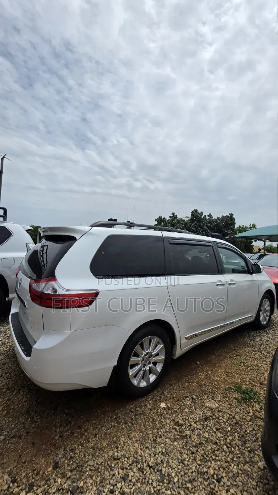 Toyota Sienna Limited Premium 7 Passenger (3.5L 6cyl 8A) 2016 White