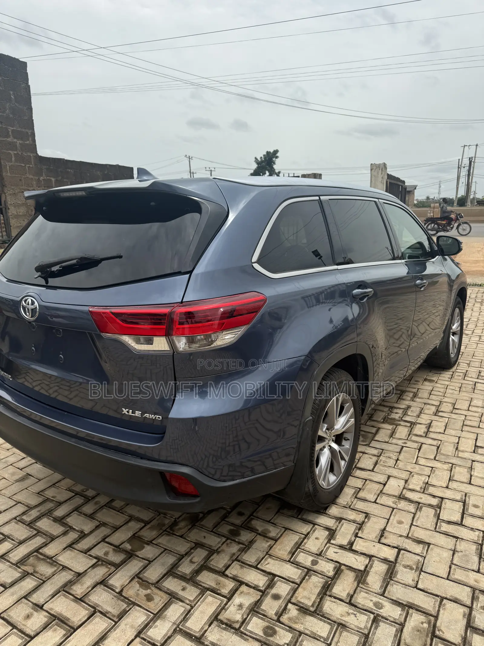 Toyota Highlander XLE 4dr SUV AWD (3.5L 6cyl 6A) 2015 Blue