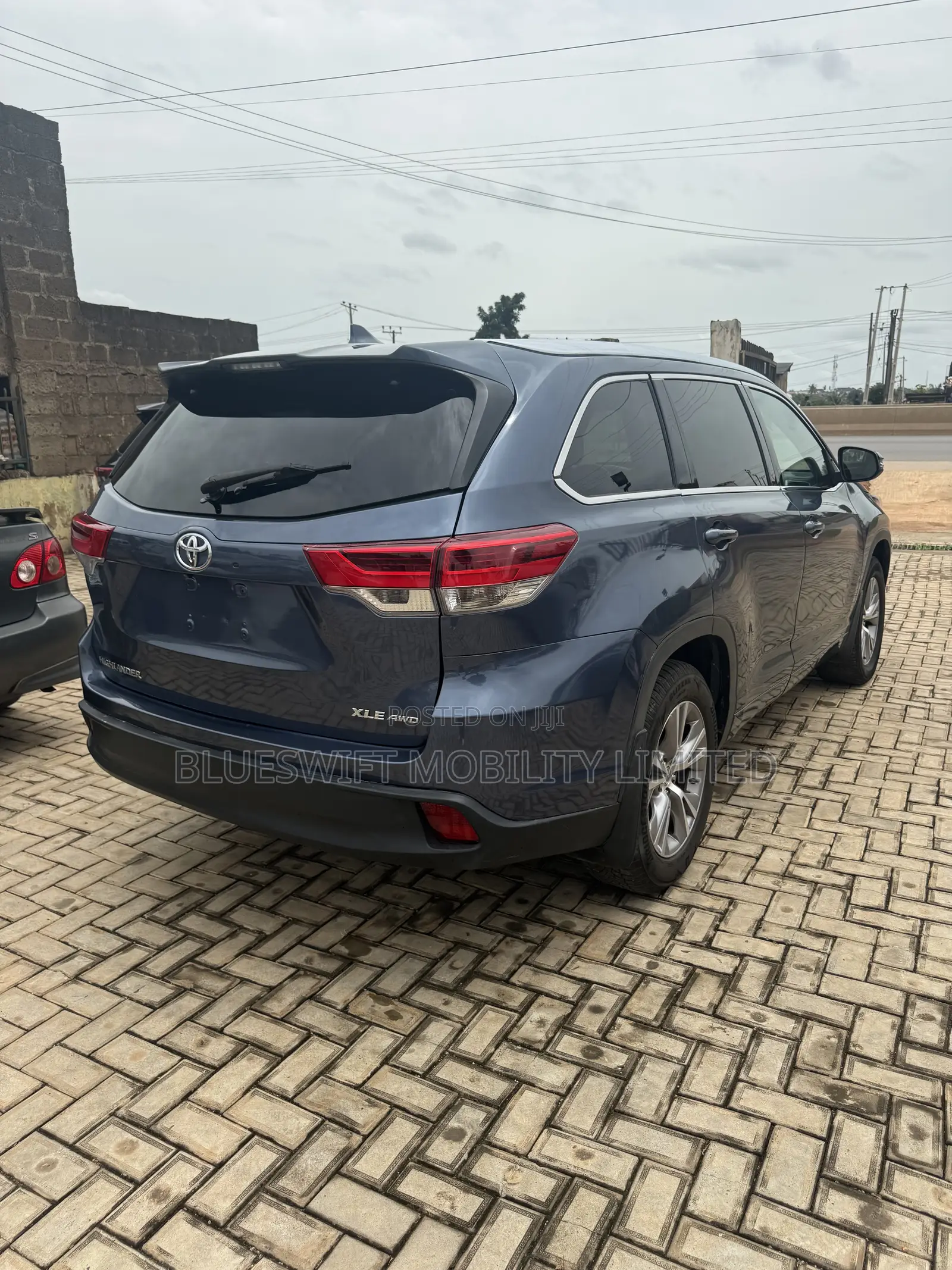 Toyota Highlander XLE 4dr SUV AWD (3.5L 6cyl 6A) 2015 Blue