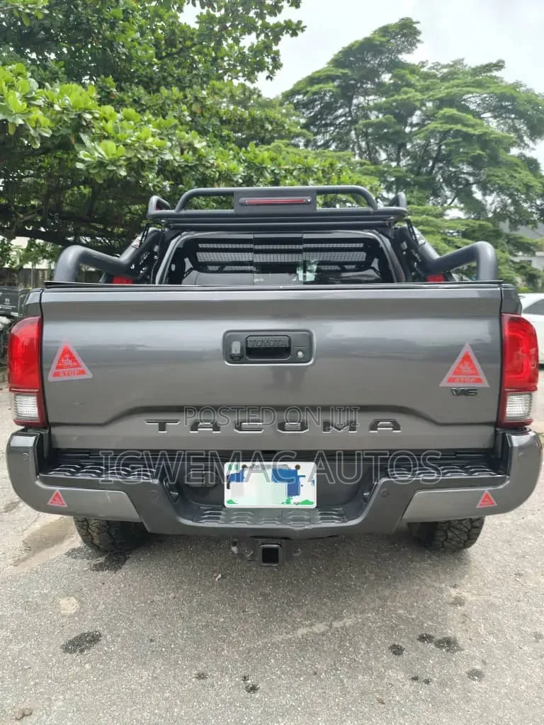 Toyota Tacoma TRD Sport 2019 Gray