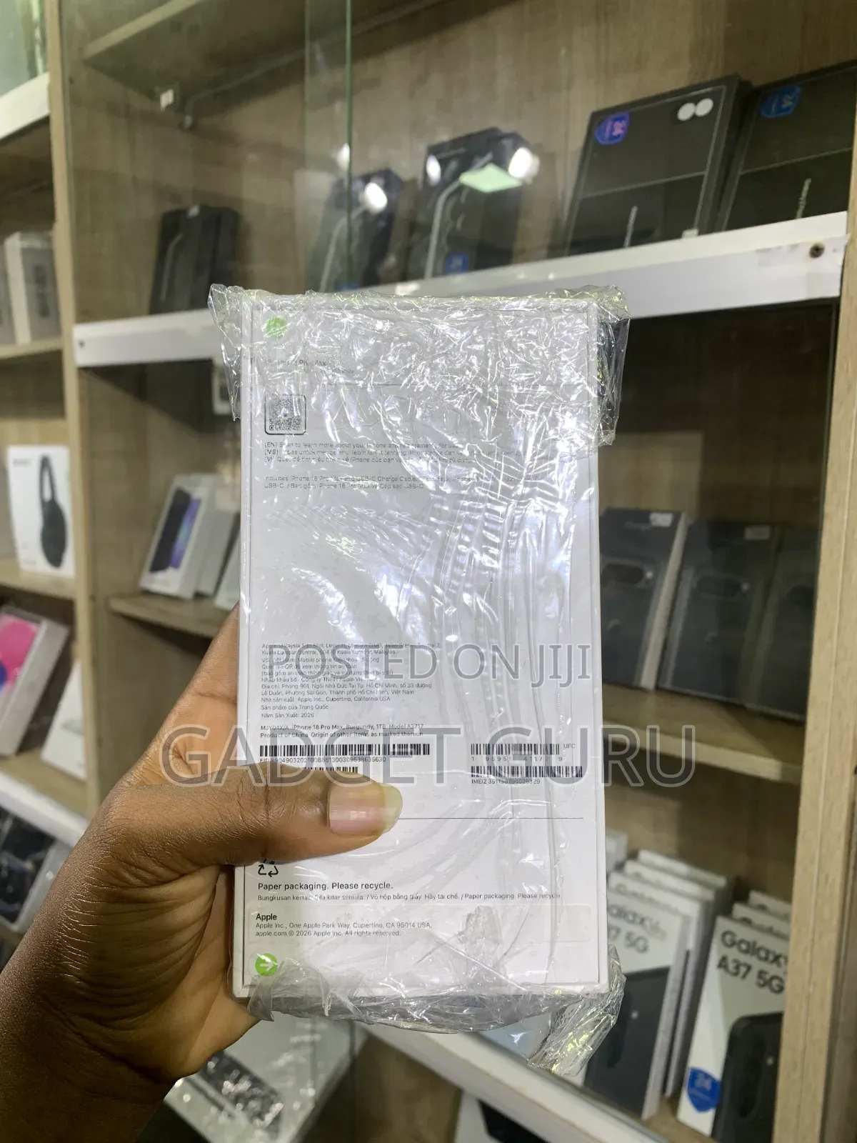 New Apple iPhone 18 Pro Max 1 TB Red