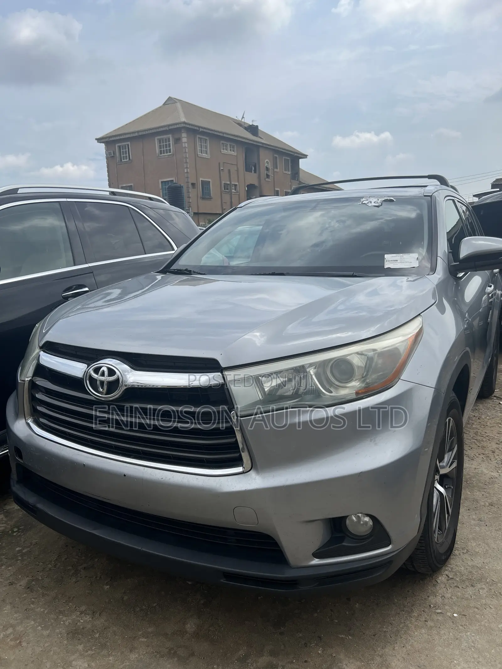 Toyota Highlander XLE V6 4x4 (3.5L 6cyl 6A) 2016 Gray
