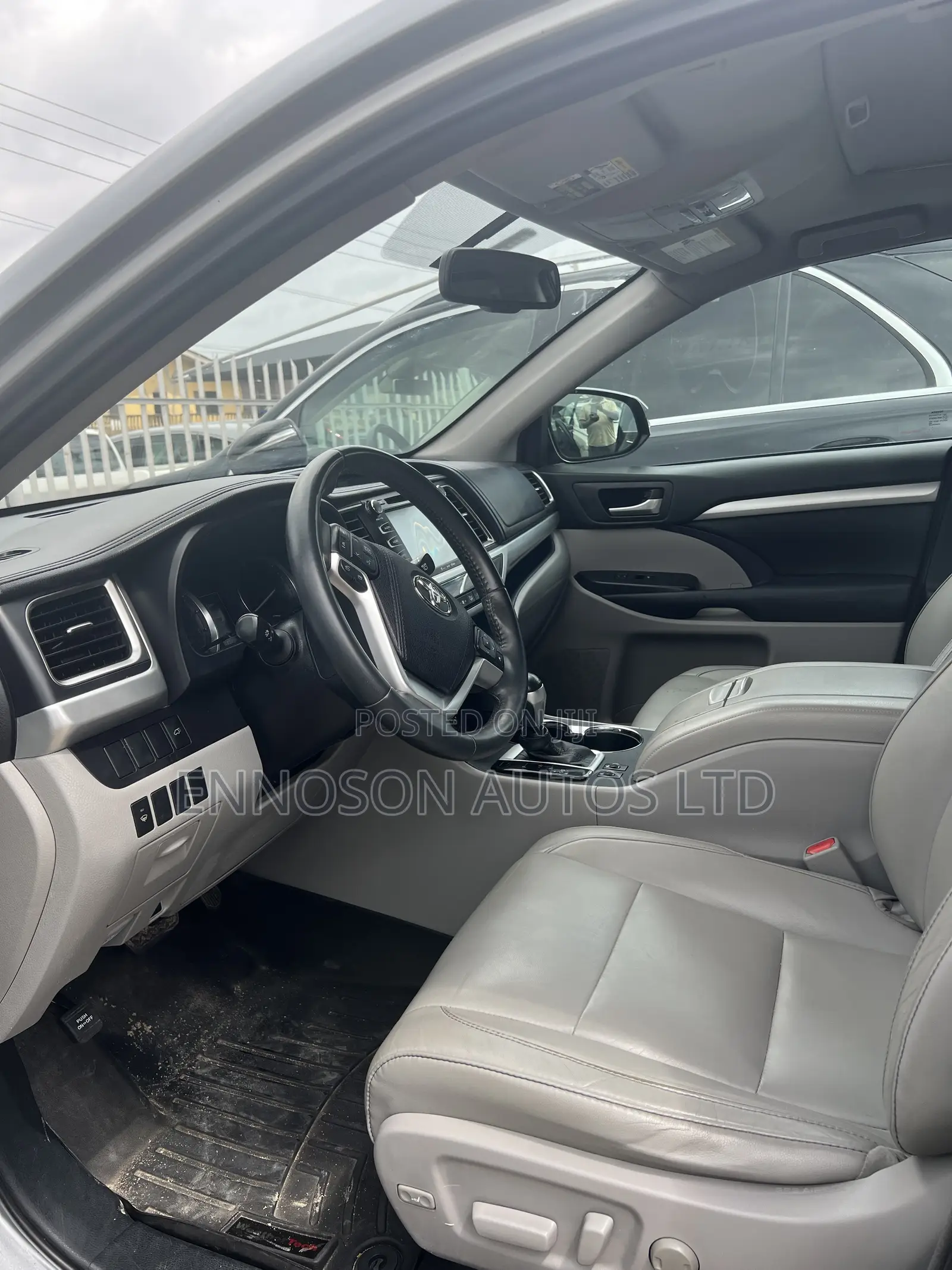 Toyota Highlander XLE V6 4x4 (3.5L 6cyl 6A) 2016 Gray