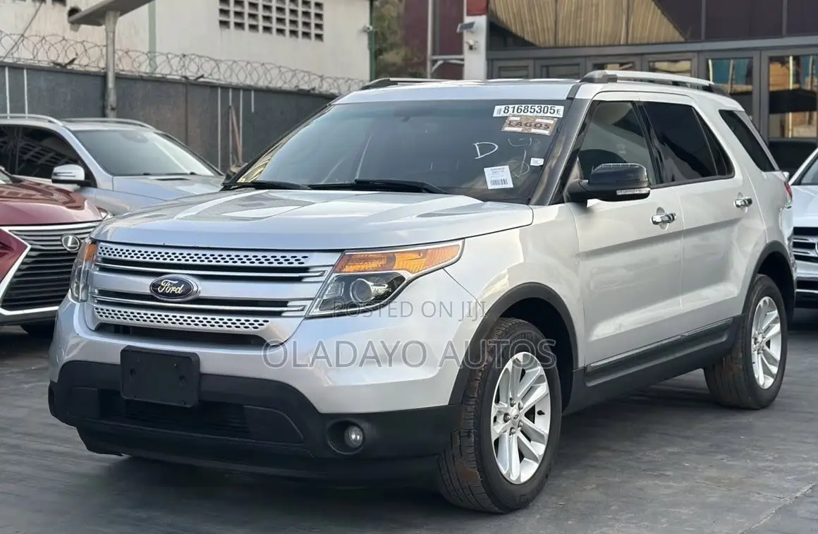 Ford Explorer 4dr SUV AWD (3.5L 6cyl 6A) 2014 Silver