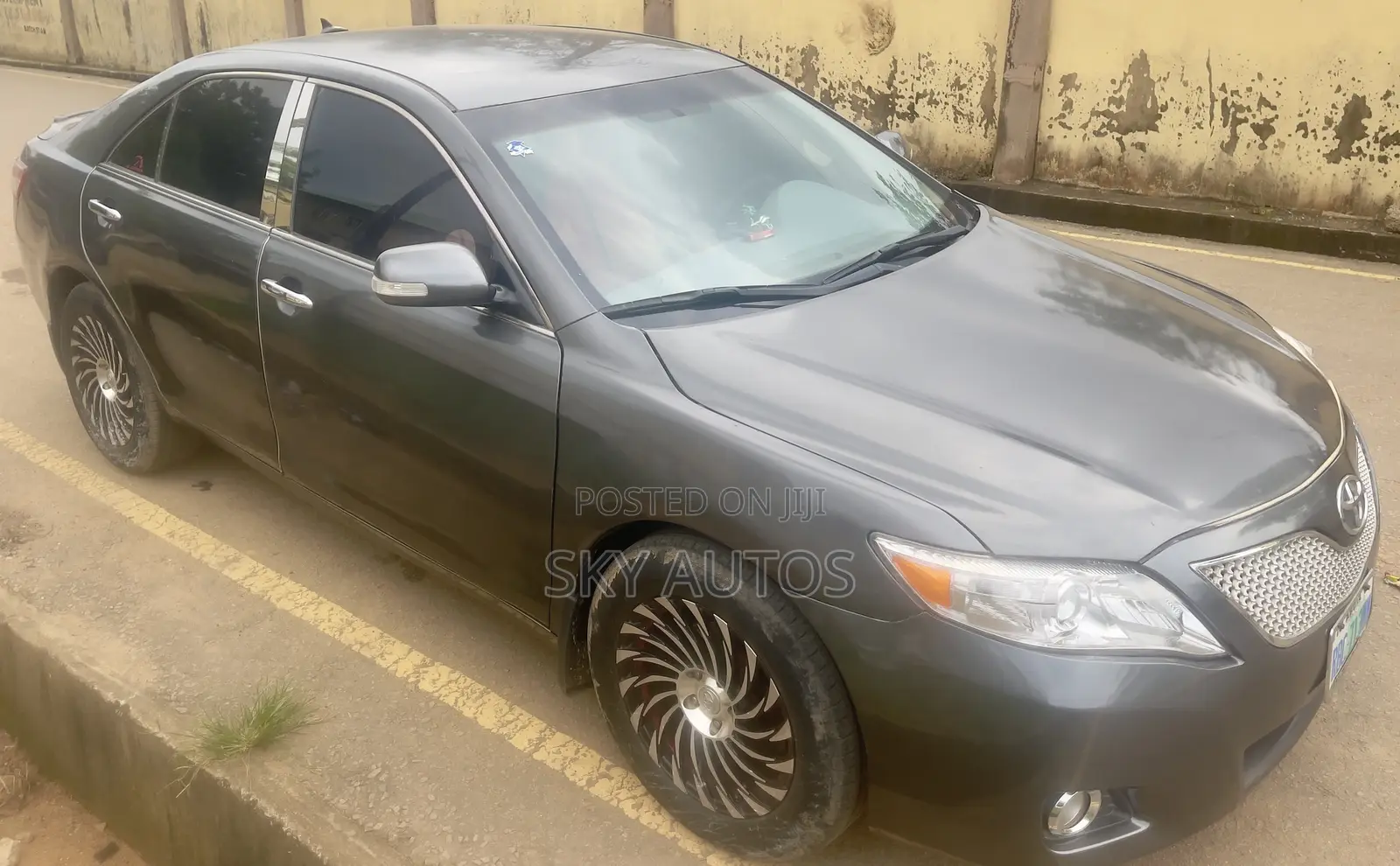 Toyota Camry LE 4dr Sedan (2.4L 4cyl 5A) 2009 Gray