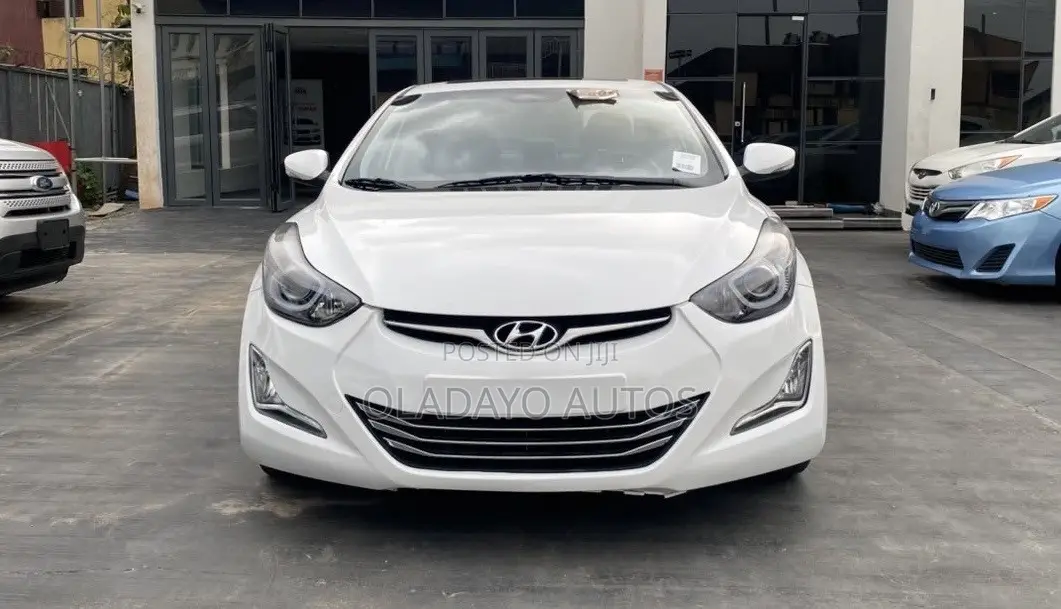 Hyundai Elantra Limited 4dr Sedan (1.8L 4cyl 6A) 2015 White