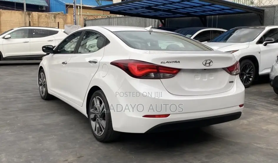 Hyundai Elantra Limited 4dr Sedan (1.8L 4cyl 6A) 2015 White