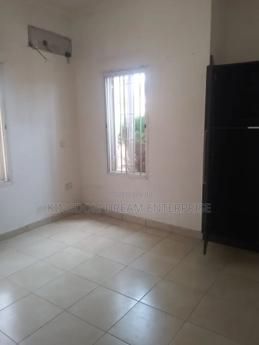 2bdrm Apartment in Lekki Phase 1 Lagos for rent